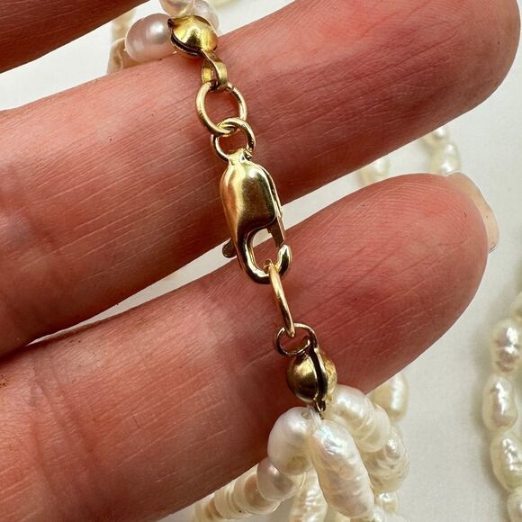 24" and three strands of rice pearls with 14kt yellow gold hardware necklace! - Picture 9 of 14